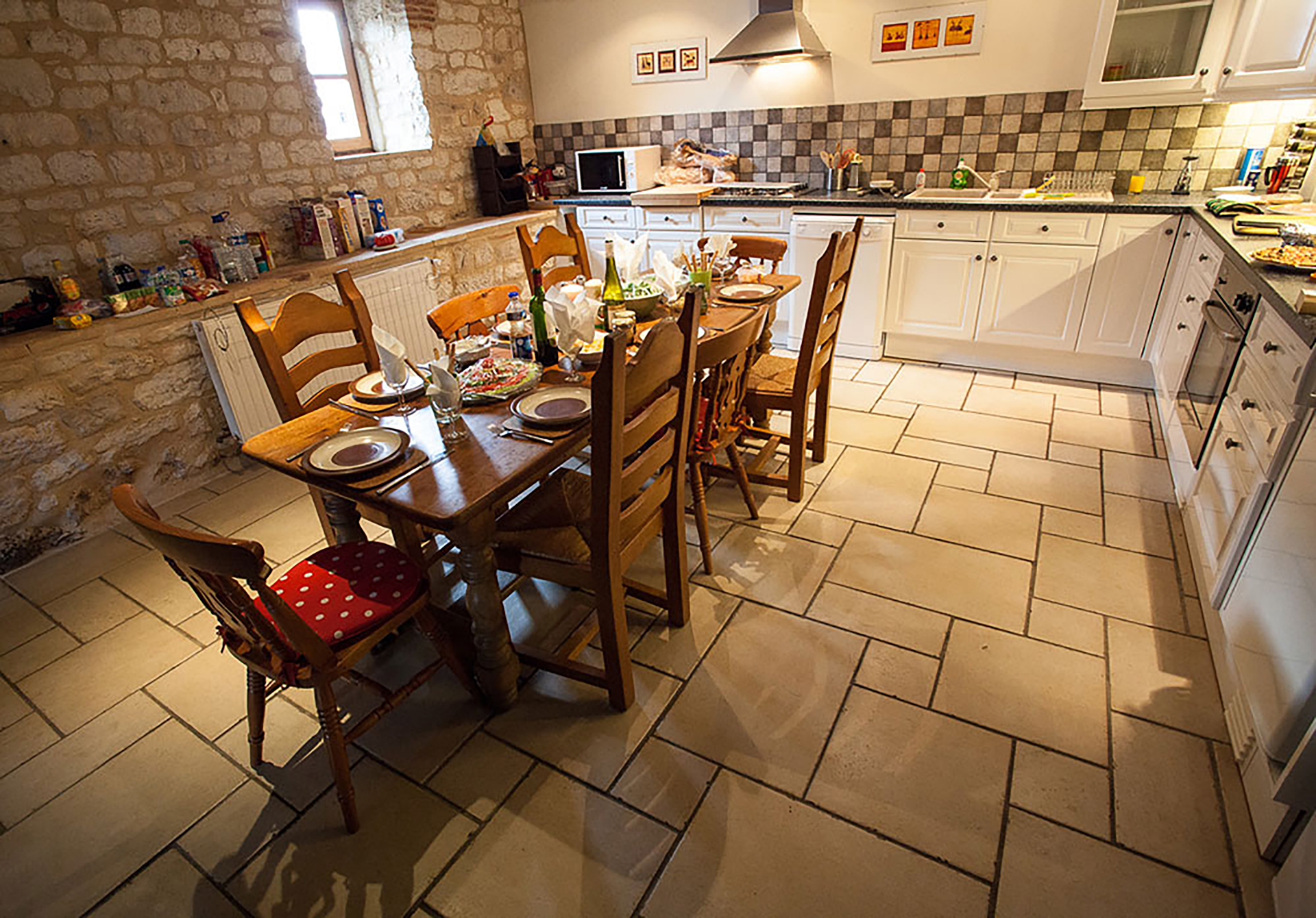 Kitchen/Dining 
                Room